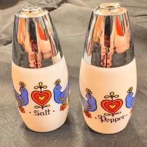 Vintage GEMCO Milk Glass Blue Bird Corning Wear Salt & Pepper‎ Shakers